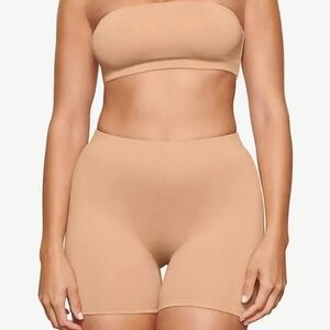 NWT SKIMS Recycled Swim Mid Waist Short Size 4X Ochre